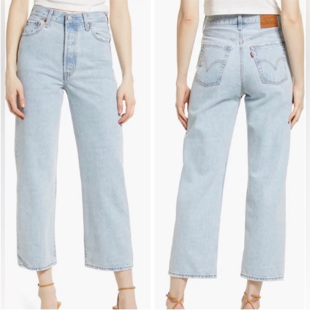 Levi’s Ribcage Straight Ankle Jeans